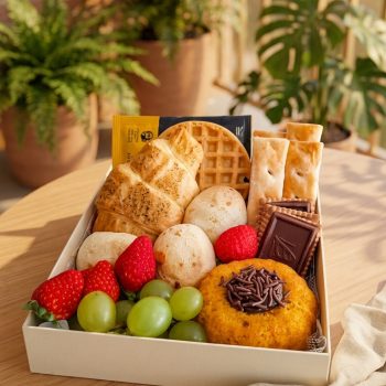 Breakfast_basket_on_thin_tray_202605181550